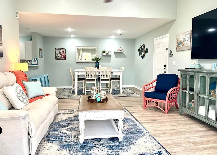 Holiday home Good Vibes Only At Family Friendly, Centrally Located Condo!